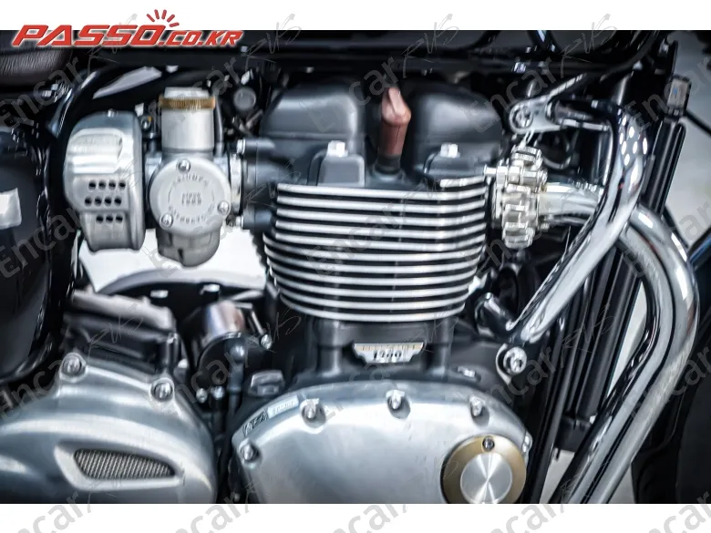 TRIUMPH BONNEVILLE T120 - фото 4