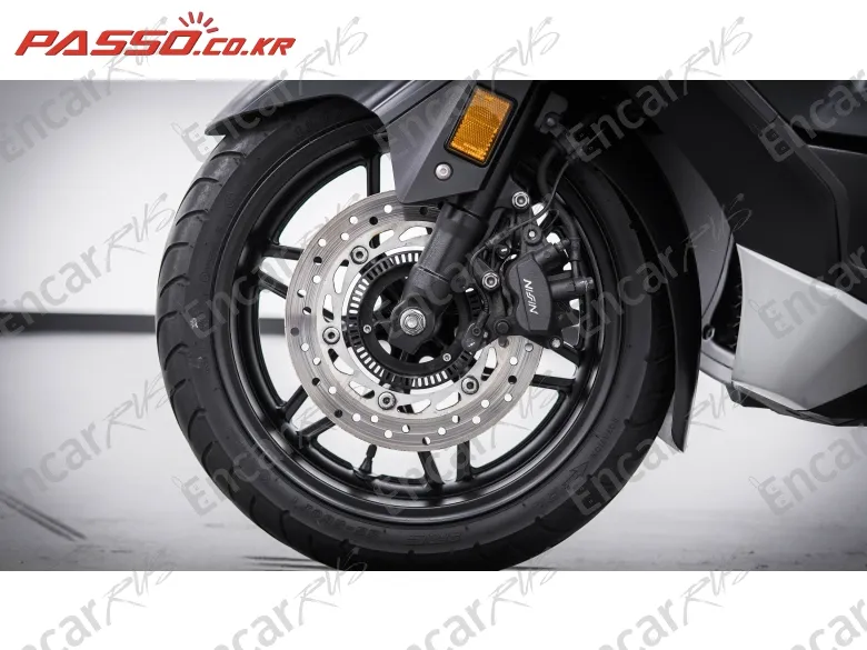 Honda Forza 350 - фото 5