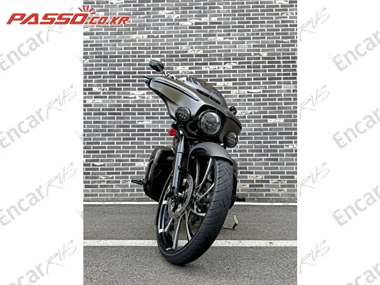 Harley-Davidson Flhxs Street Glide Special - фото 1