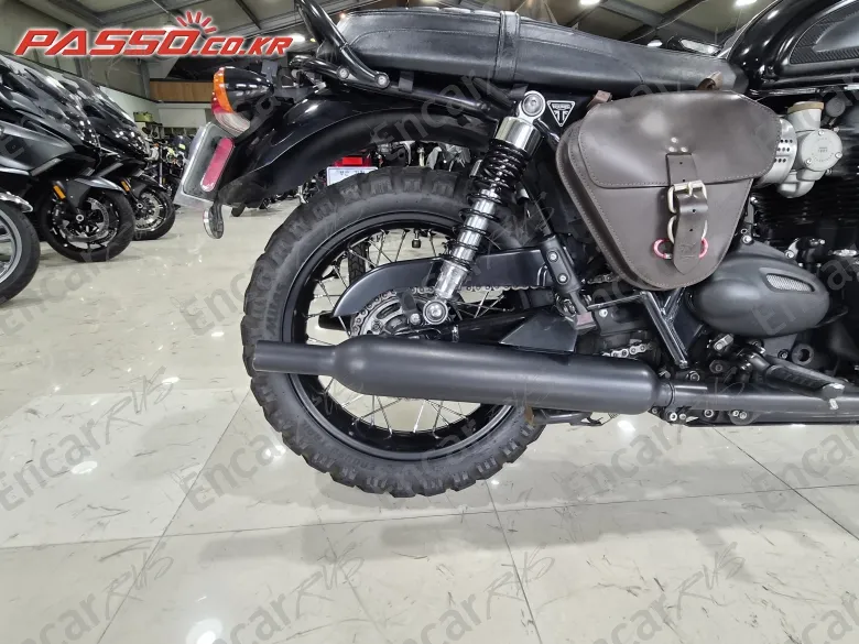 TRIUMPH BONNEVILLE T120 BLACK - фото 6