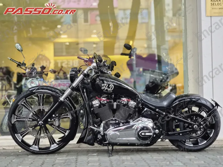 Harley-Davidson Breakout 114 - фото 1