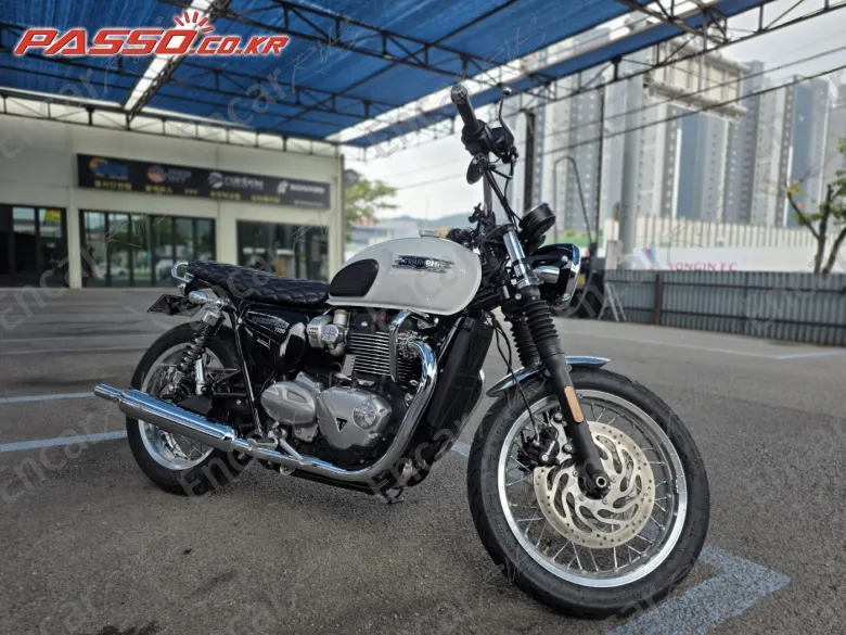 Triumph Bonneville T120 - фото 1