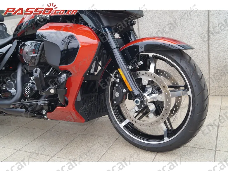 Harley-Davidson Street Glide Ultra - фото 5