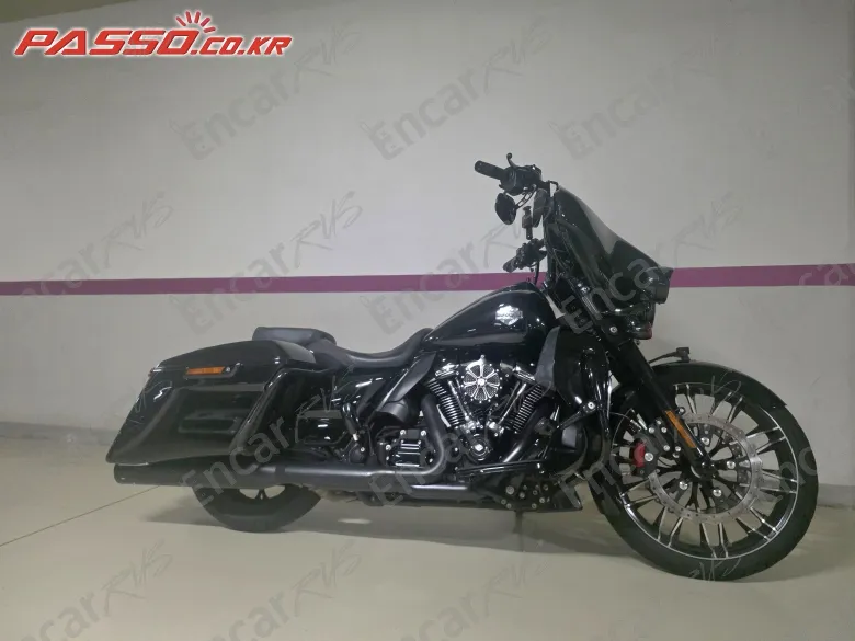 Harley-Davidson Flhxs Street Glide Special - фото 0
