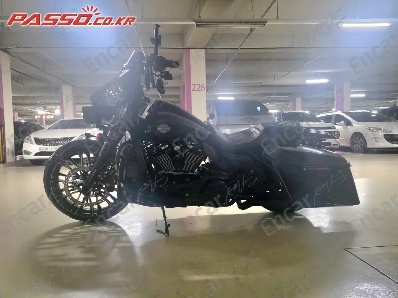 Harley-Davidson Flhxs Street Glide Special - фото 1