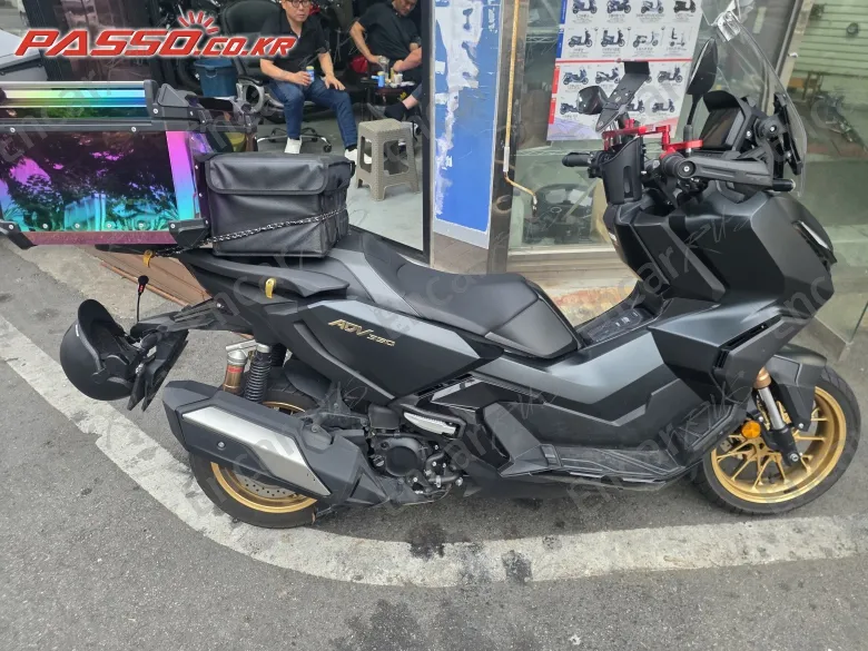 Honda Adv 350 - фото 3