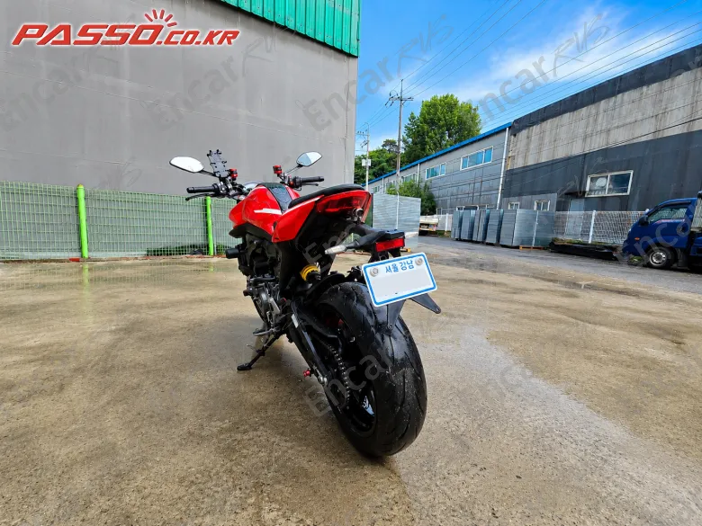 Ducati Monster 937 - фото 2