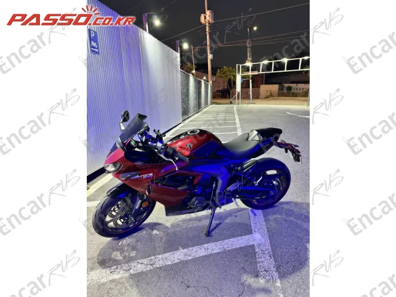 Triumph Daytona 660 - фото 1