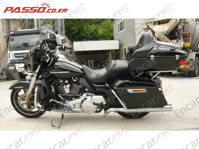 Harley-Davidson Flhtk Electra Glide Ultra Limited - фото 1