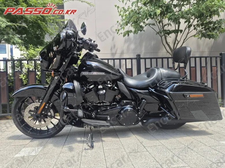 Harley-Davidson Flhxs Street Glide Special - фото 1