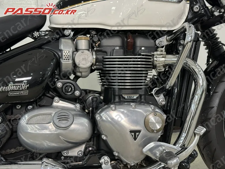 Triumph Speedmaster - фото 4