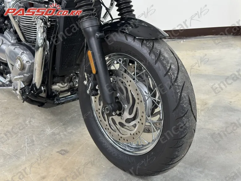Triumph Speedmaster - фото 5