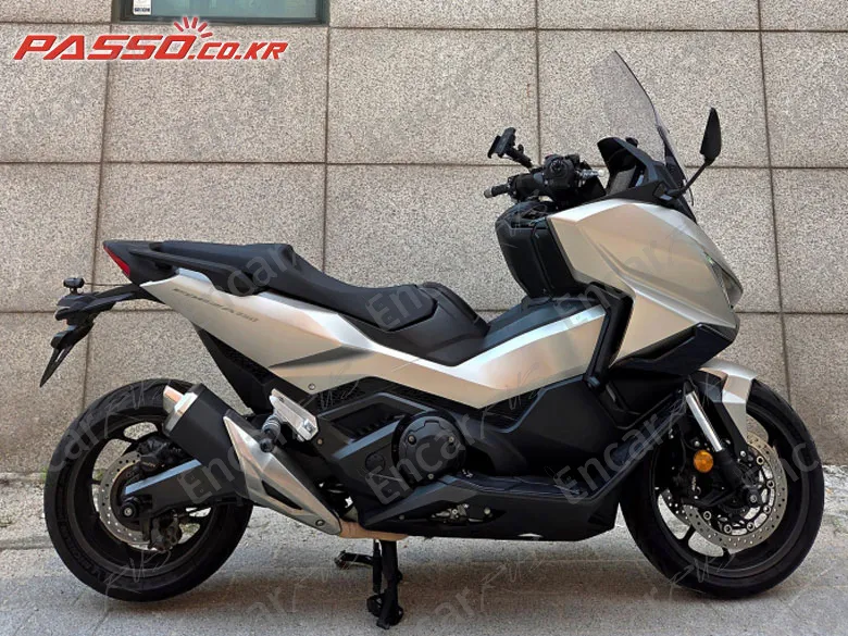 Honda Forza 750 - фото 0