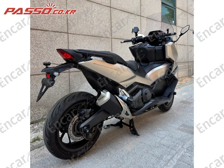 Honda Forza 750 - фото 3