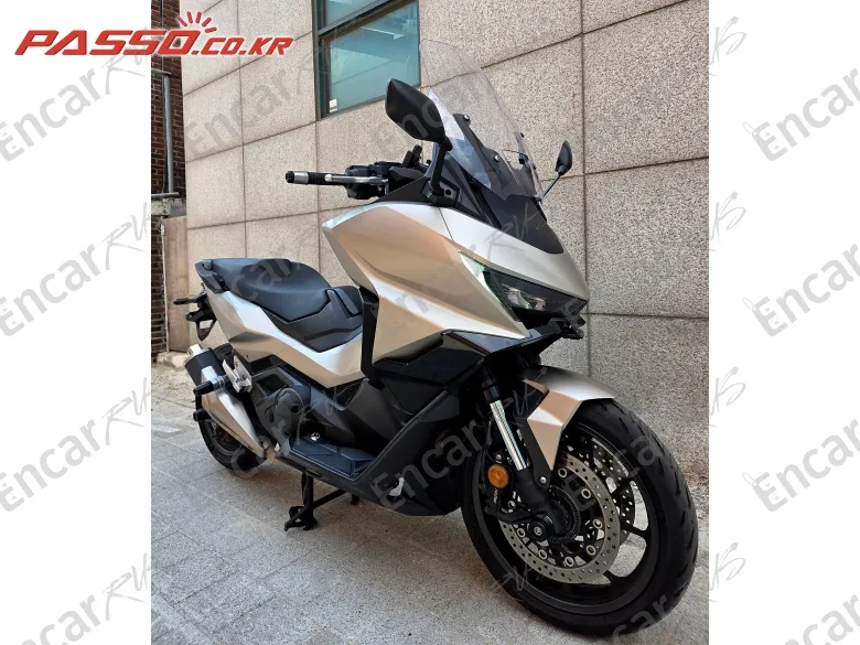 Honda Forza 750 - фото 5