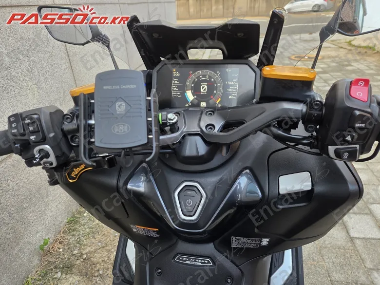 Yamaha T Max 560 - фото 3