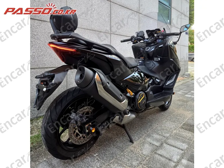 Yamaha T Max 560 - фото 4