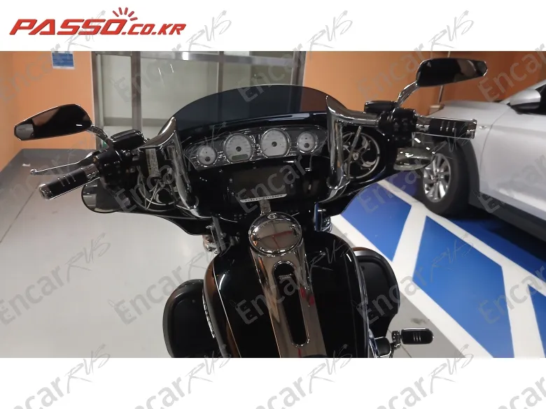 Harley-Davidson Flhx - фото 3