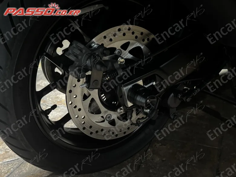 Yamaha T Max 560 - фото 4