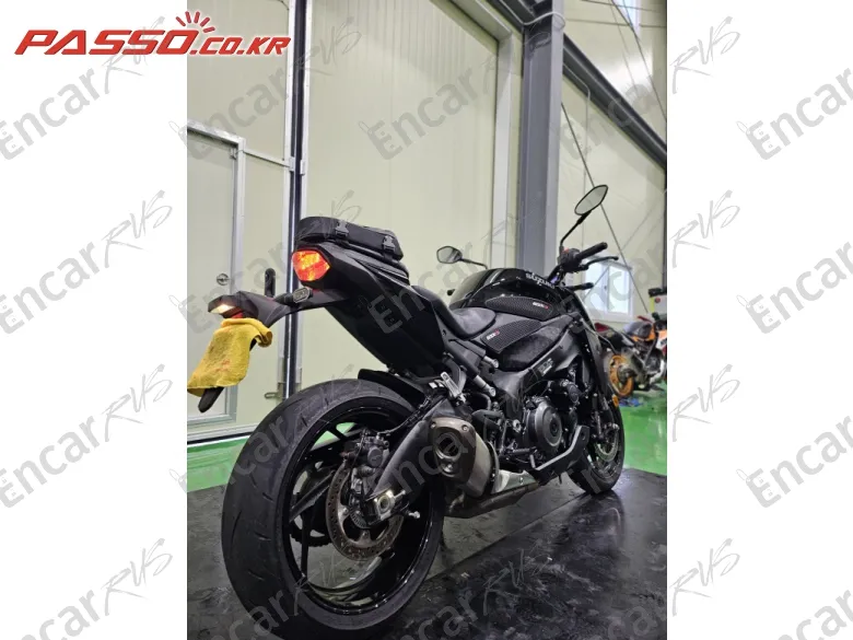 Suzuki Gsx S 1000 - фото 6