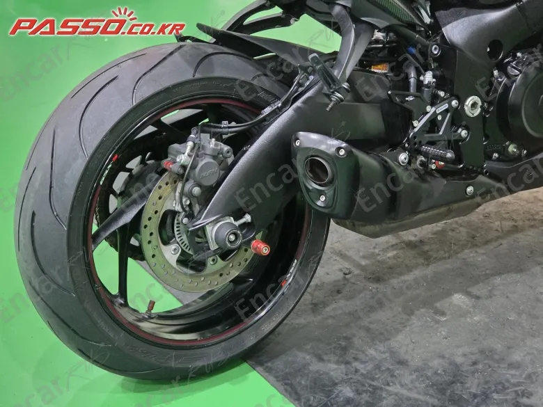 Suzuki Gsx S 1000 F - фото 6