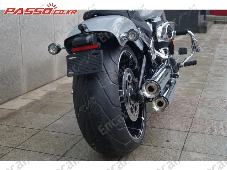 Harley-Davidson Breakout 117 - фото 2