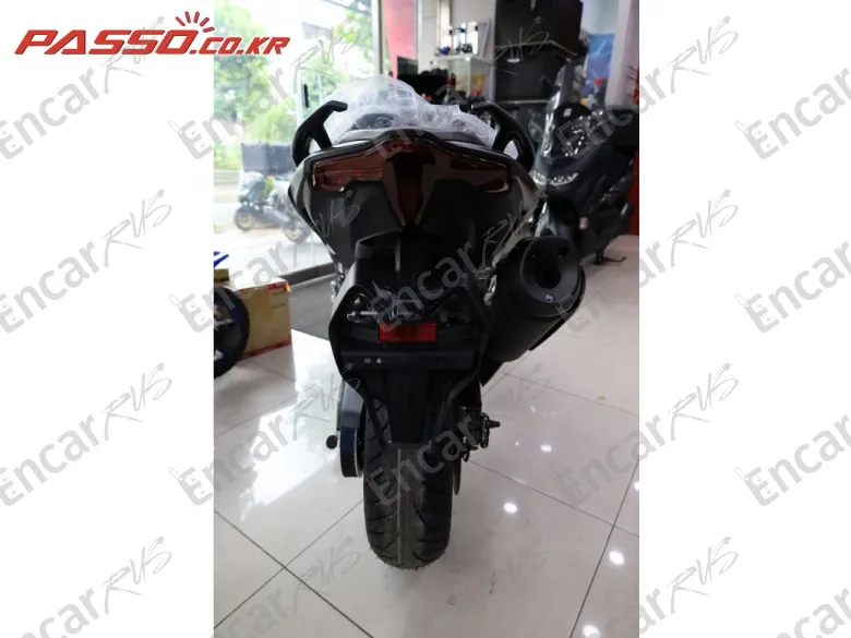 Yamaha T Max 560 - фото 2
