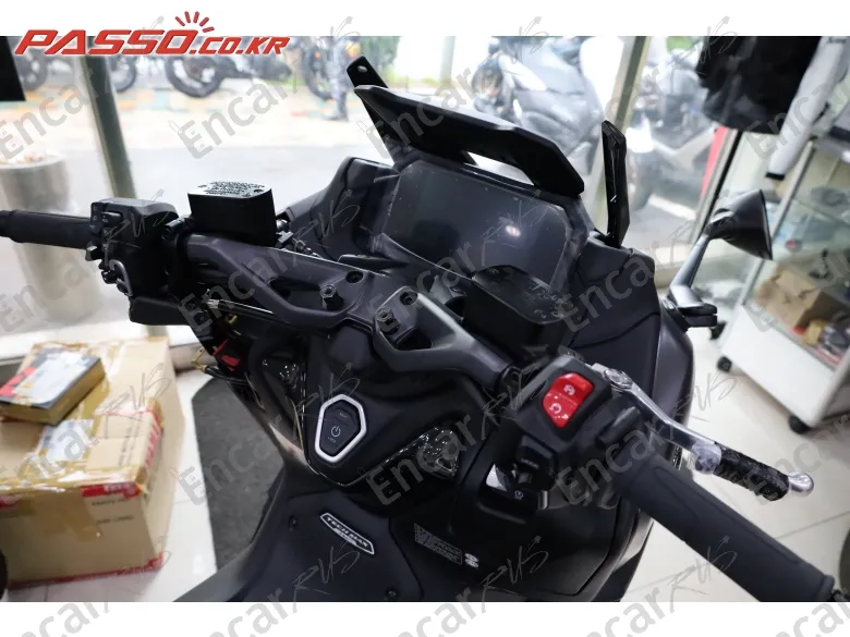 Yamaha T Max 560 - фото 3