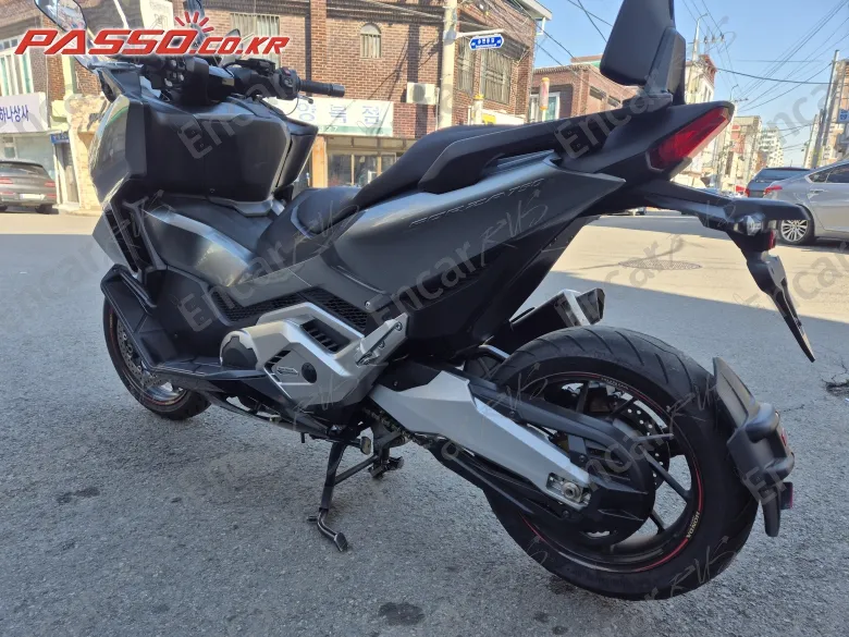 Honda Forza 750 - фото 3