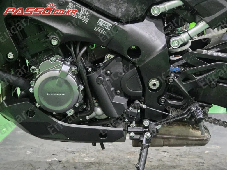 Suzuki Gsx S 1000 - фото 4