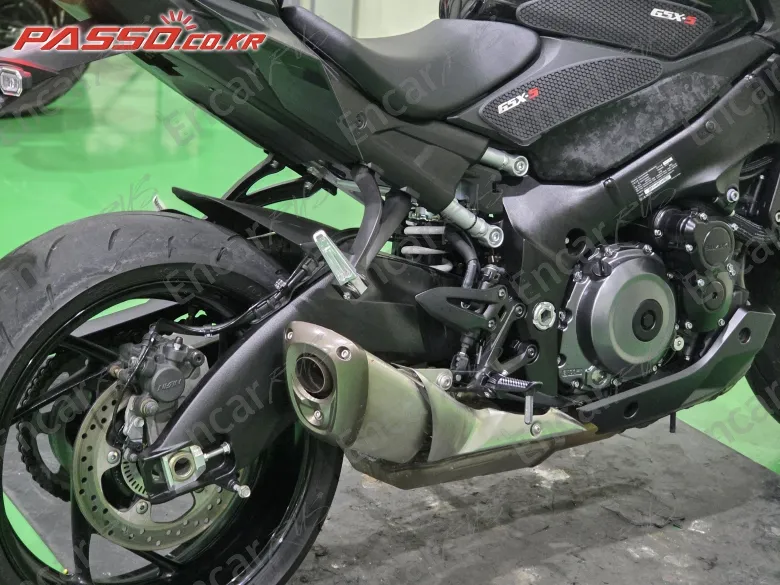 Suzuki Gsx S 1000 - фото 6