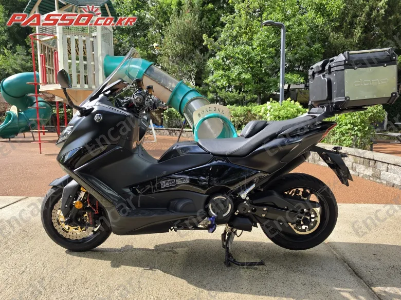 Yamaha T Max 560 - фото 1