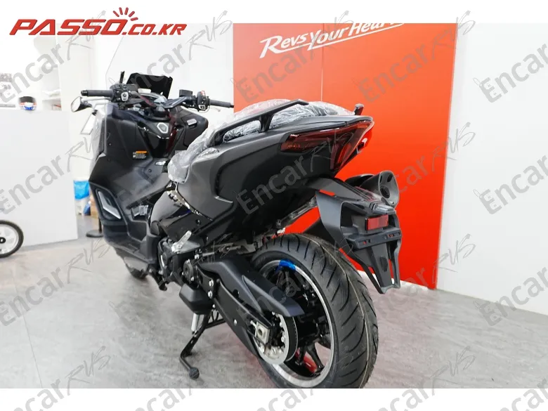 Yamaha T Max 560 - фото 2