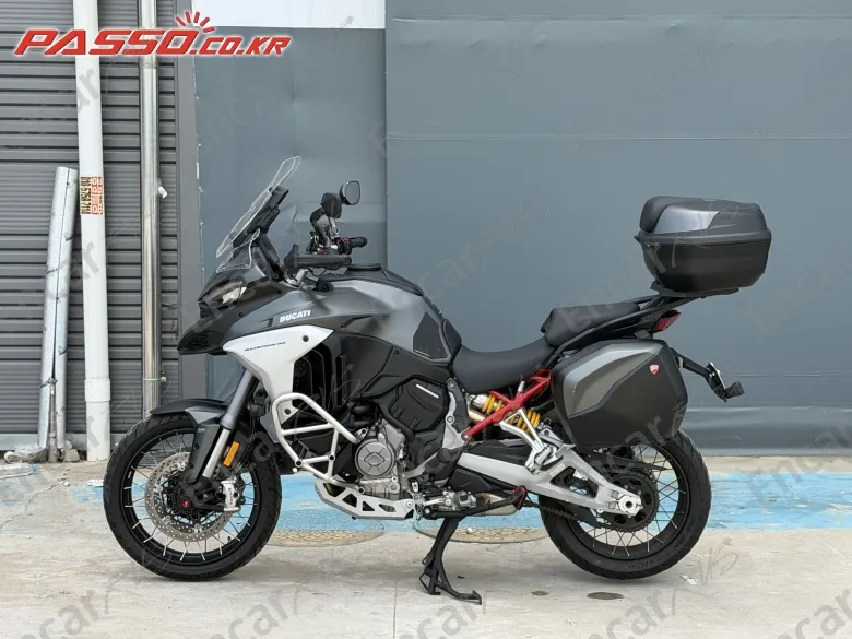 Ducati Multistrada V4 S - фото 1