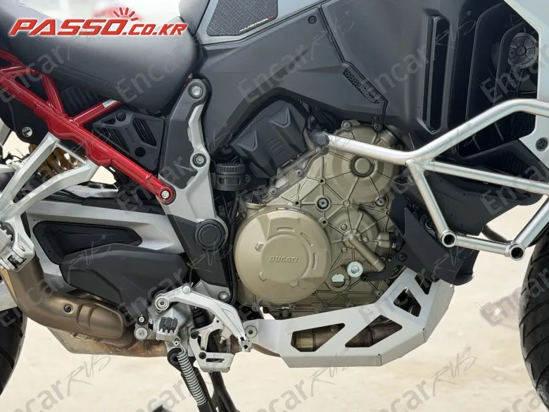 Ducati Multistrada V4 S - фото 4