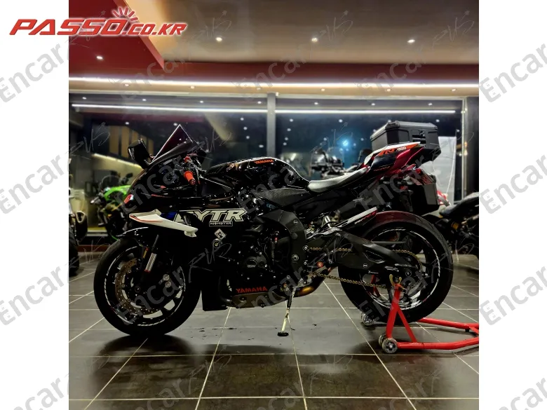 Yamaha Yzf R1 - фото 1