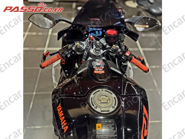 Yamaha Yzf R1 - фото 3