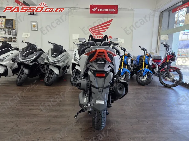 Honda Forza 350 - фото 2