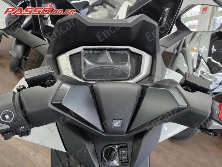 Honda Forza 350 - фото 3