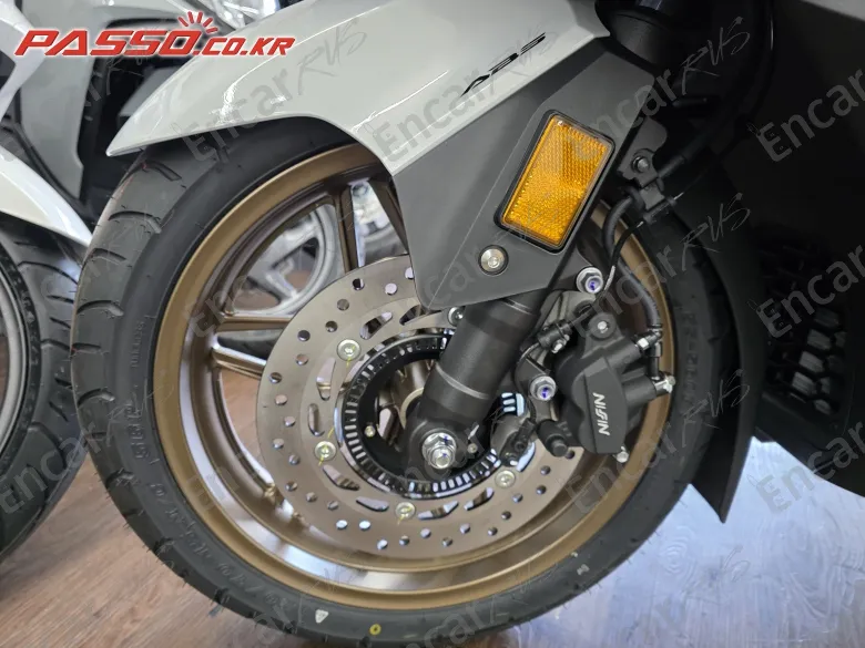Honda Forza 350 - фото 5