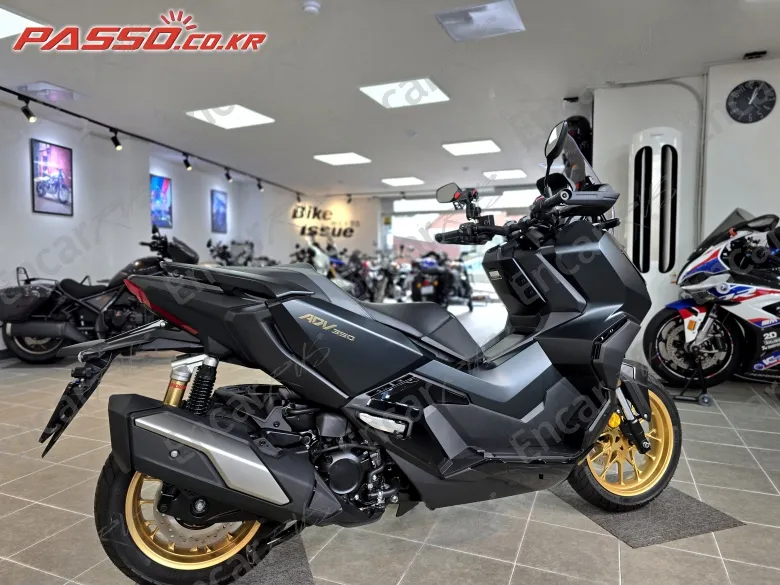 Honda Adv 350 - фото 2