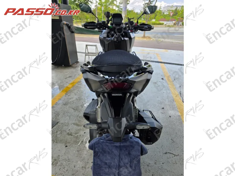 Honda Adv 350 - фото 2