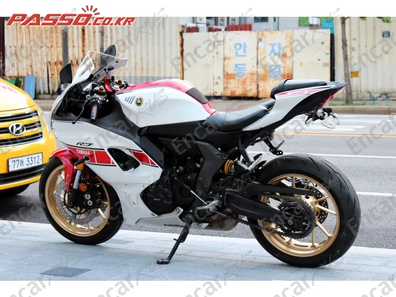 Yamaha Yzf R7 - фото 3