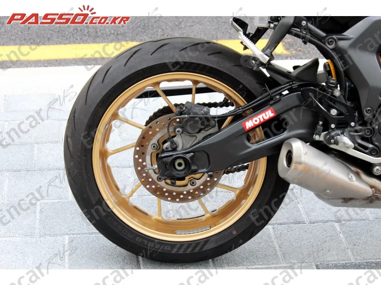 Yamaha Yzf R7 - фото 6