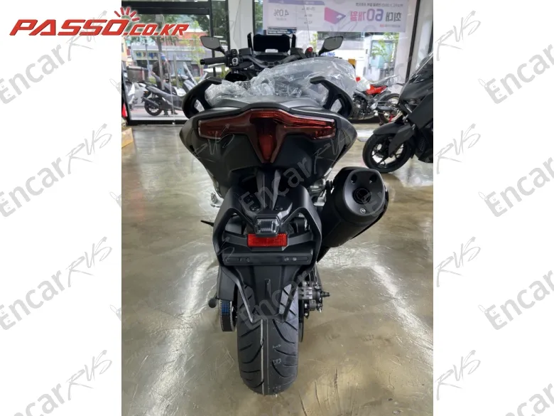 Yamaha T Max 560 - фото 2