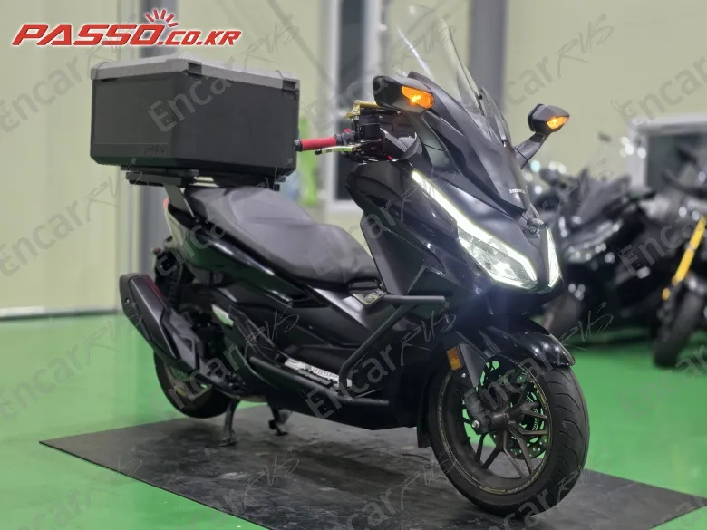 Honda Forza 350 - фото 5