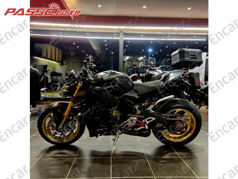 Ducati Streetfighter V4 S - фото 1