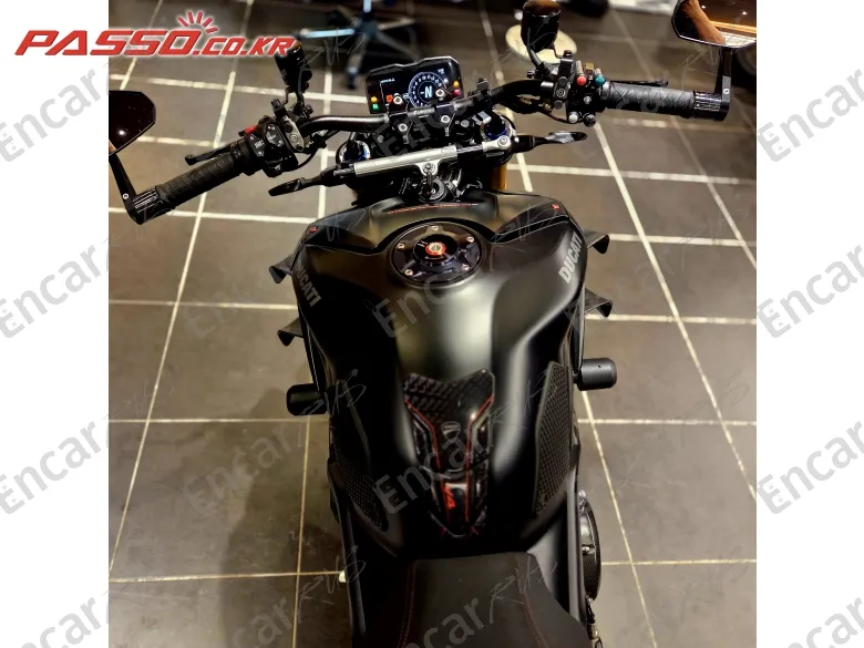 Ducati Streetfighter V4 S - фото 3