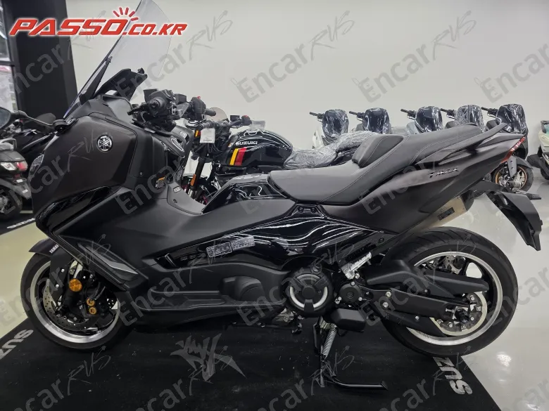 Yamaha T Max 560 - фото 1