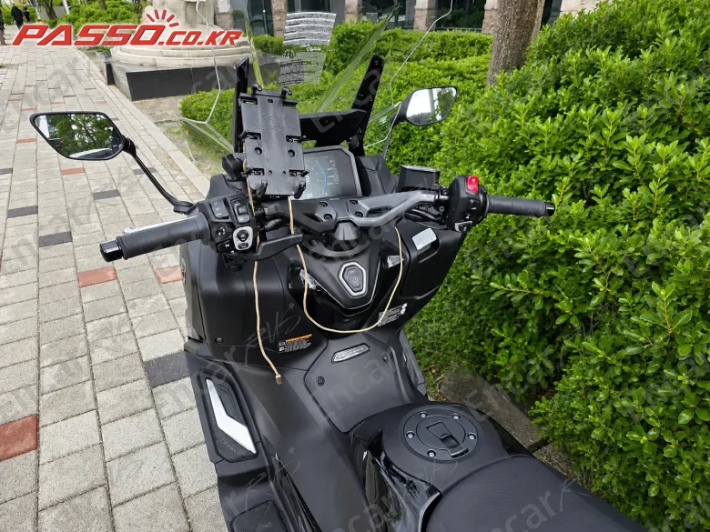 Yamaha T Max 560 - фото 3